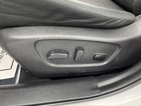 Used 2019 Nissan Rogue SV w/ Sun & Sound Touring Package FWD image 32