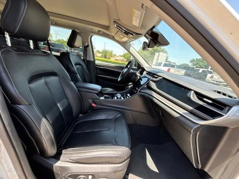 Used 2022 Jeep Grand Cherokee Limited 4xe AWD/4WD image 10