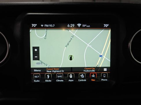 Used 2019 Jeep Wrangler Unlimited Sahara w/ Advanced Safety Group AWD/4WD image 25