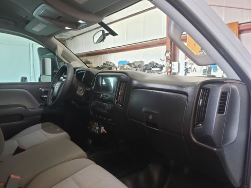 Used 2019 Chevrolet Silverado 2500 W/T AWD/4WD image 13