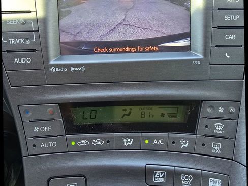 Used 2013 Toyota Prius Three w/ Solar Roof Pkg image 17