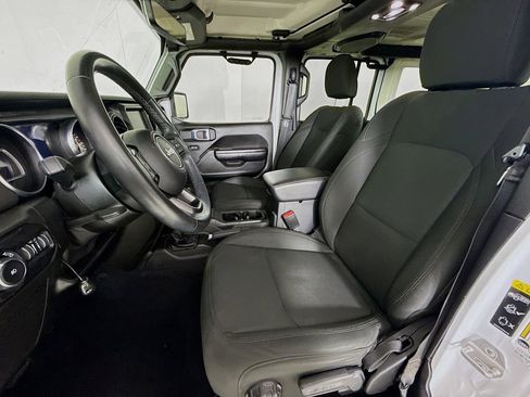 Used 2021 Jeep Wrangler Unlimited Sport image 17