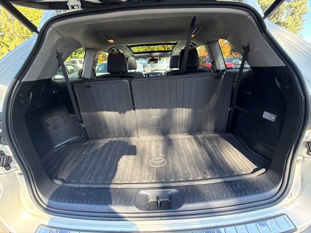 Used 2016 Toyota Highlander Limited Platinum AWD/4WD image 9