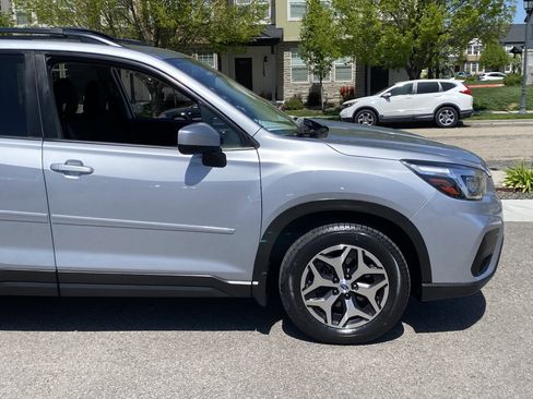 Used 2019 Subaru Forester Premium w/ Popular Package #1 AWD/4WD image 8