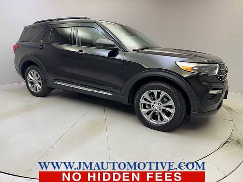 Used 2023 Ford Explorer XLT w/ Equipment Group 202A AWD/4WD image 7