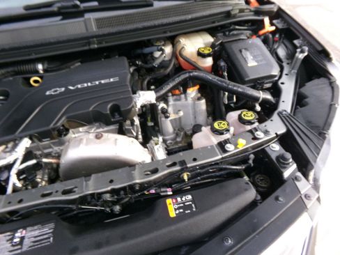 Used 2017 Chevrolet Volt Premier w/ Driver Confidence II Package FWD image 33