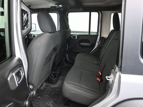 Used 2018 Jeep Wrangler Unlimited Sport AWD/4WD image 10