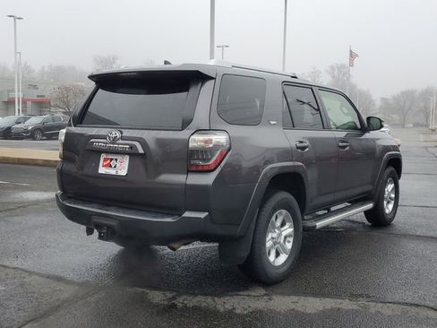 Used 2018 Toyota 4Runner SR5 Premium image 4