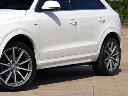 Used 2018 Audi Q3 2.0T Premium Plus w/ Premium Plus Package AWD/4WD image 22