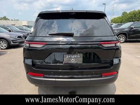 Used 2025 Jeep Grand Cherokee Limited w/ Luxury Tech Group II AWD/4WD image 10