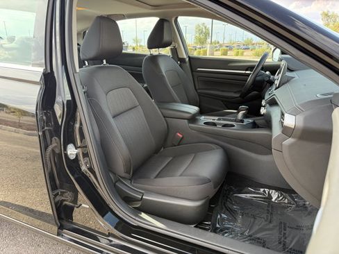 Used 2019 Nissan Altima 2.5 SV FWD image 12