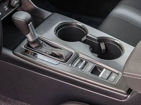 Used 2025 Honda Civic Sport image 21