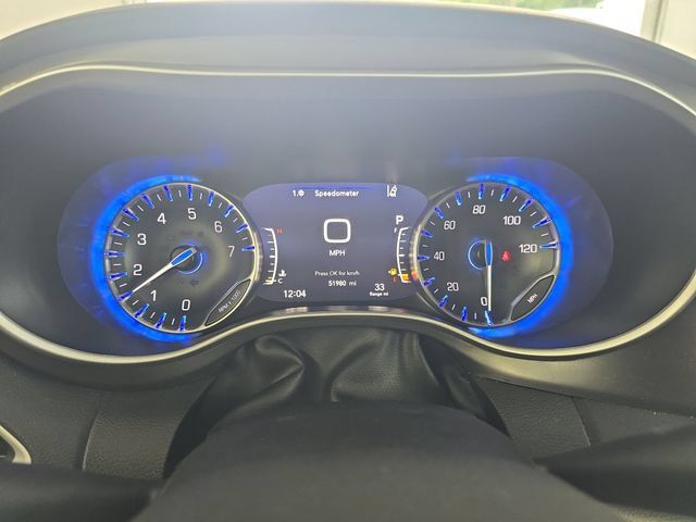 Used 2024 Chrysler Pacifica Touring-L FWD image 17