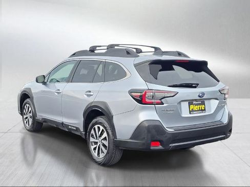 Used 2025 Subaru Outback Premium image 4