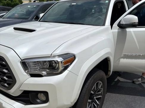 Used 2023 Toyota Tacoma TRD Sport RWD image 2