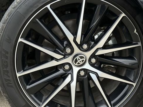 Used 2024 Toyota Camry SE FWD image 9