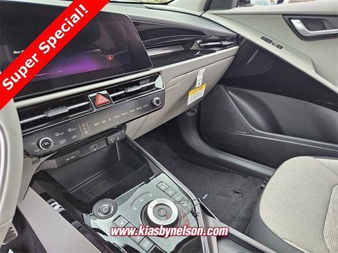 New 2025 Kia Niro Wave w/ Wave Preserve Package image 10