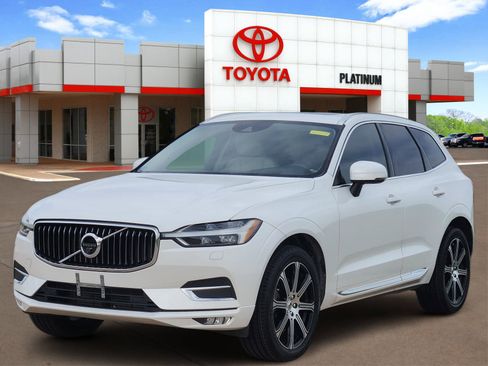 Used 2020 Volvo XC60 T6 Inscription w/ Protection Package Premier AWD/4WD image 2