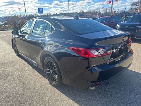Used 2025 Toyota Camry SE image 5