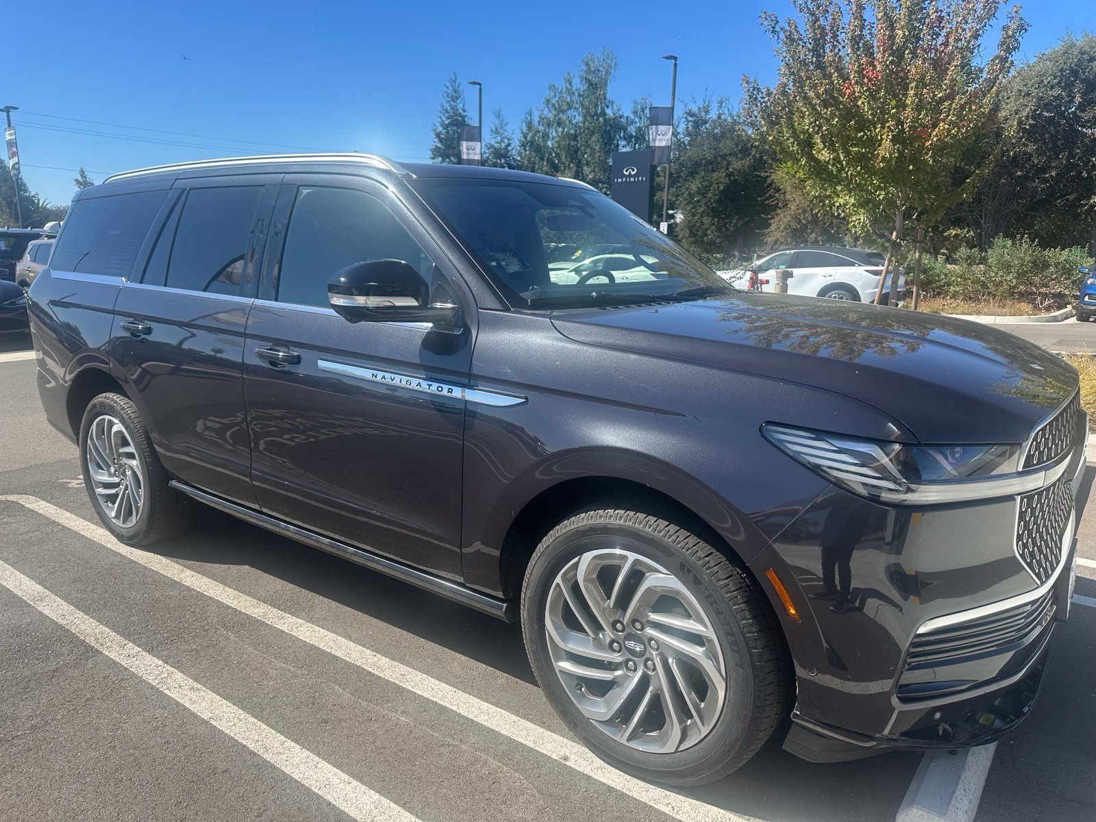 Used 2025 Lincoln Navigator Reserve AWD/4WD image 1