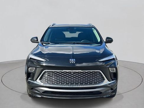 Used 2025 Buick Encore GX Avenir w/ Avenir Technology Package image 2