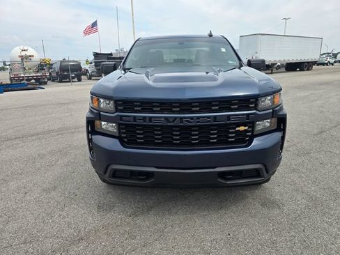 Used 2019 Chevrolet Silverado 1500 Custom w/ Custom Value Package AWD/4WD image 8