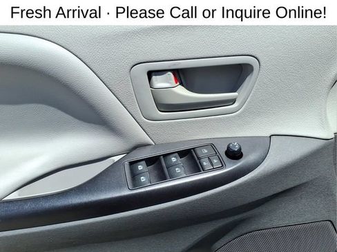 Used 2020 Toyota Sienna L FWD image 11