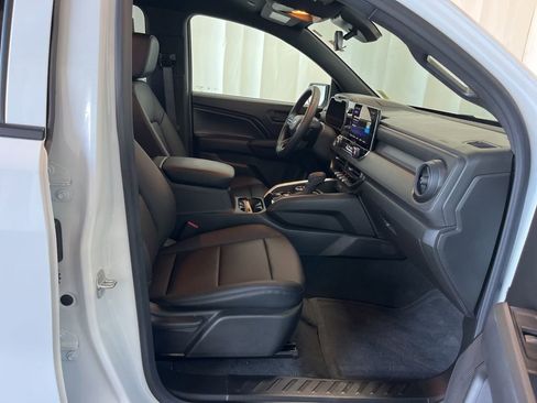 Used 2024 Chevrolet Colorado Trail Boss w/ Advanced Trailering Package AWD/4WD image 19
