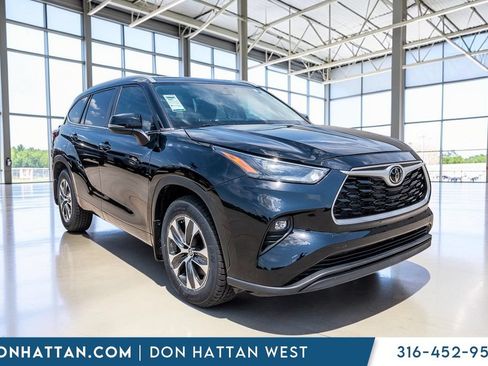 Used 2023 Toyota Highlander XLE FWD image 40