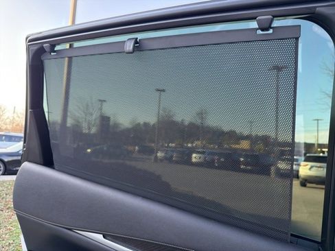 Used 2024 INFINITI QX60 Sensory w/ Vision Package image 36