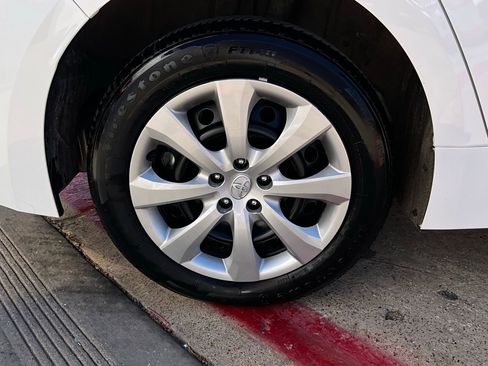 Used 2025 Toyota Corolla LE image 9