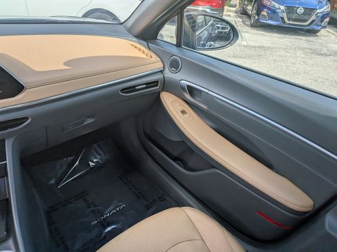 Used 2021 Hyundai Sonata Limited image 18