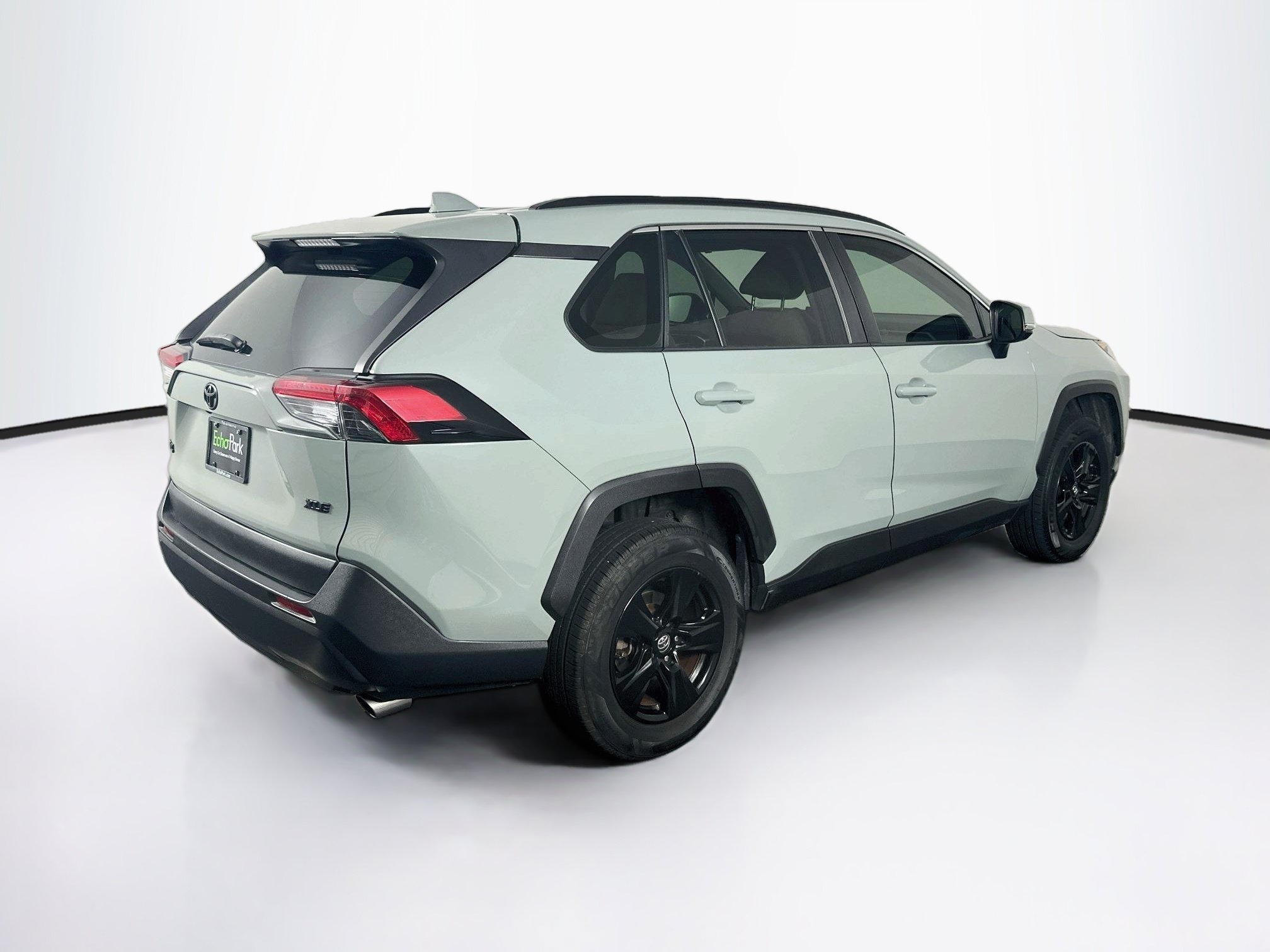 Used 2019 Toyota RAV4 XLE FWD image 9