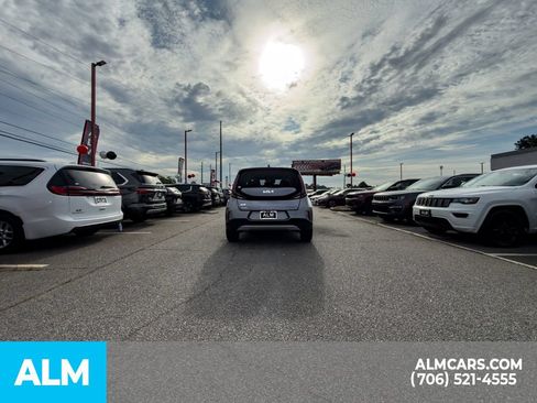 Used 2025 Kia Soul LX w/ LX Technology Package FWD image 20