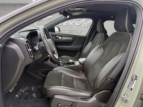 Used 2021 Volvo XC40 P8 Recharge image 16