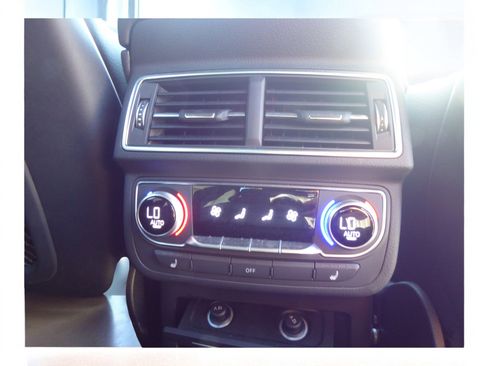 Used 2017 Audi Q7 3.0T Prestige w/ Prestige Package image 21