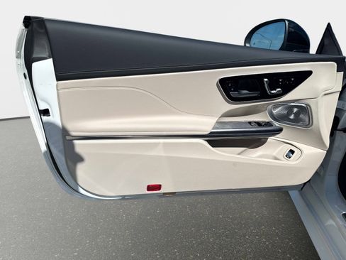 New 2026 Mercedes-Benz CLE 300 4MATIC Coupe image 12