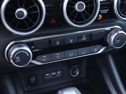 Certified 2025 Nissan Pathfinder SV AWD/4WD image 17