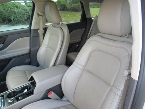 Used 2022 Lincoln Corsair FWD w/ Premium Package image 17