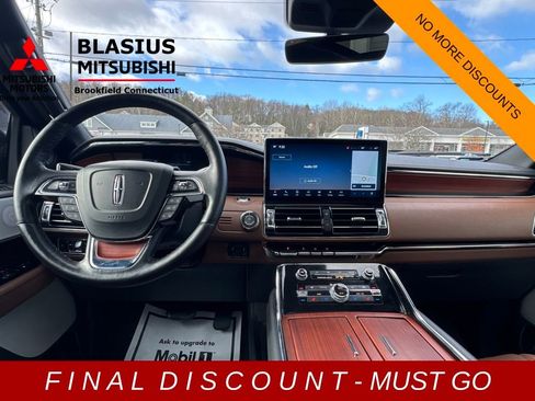 Used 2022 Lincoln Navigator Reserve image 28