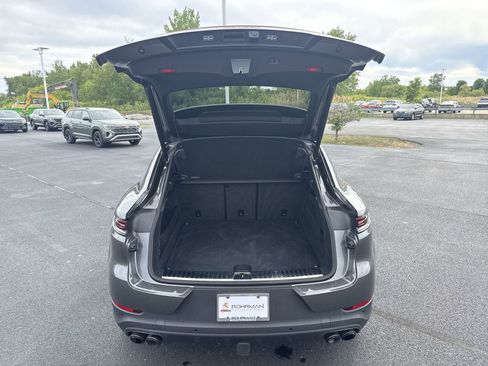 Used 2024 Porsche Cayenne Coupe AWD/4WD image 25