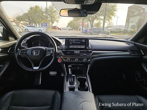 Used 2018 Honda Accord Sport image 12