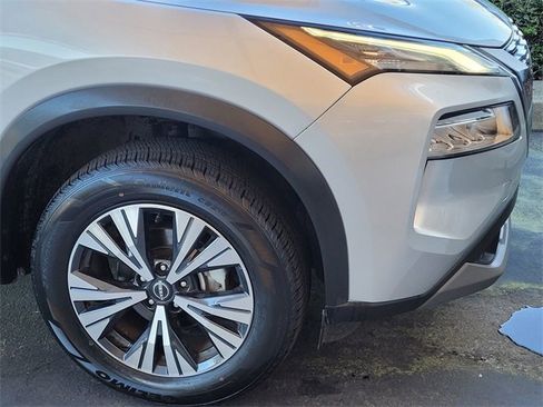 Used 2023 Nissan Rogue SV image 10