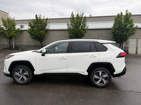 Certified 2025 Toyota RAV4 SE AWD/4WD image 1