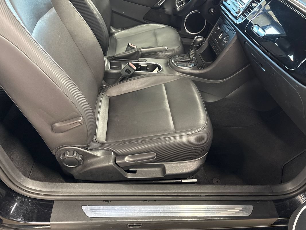 Used 2013 Volkswagen Beetle 2.5 FWD image 33