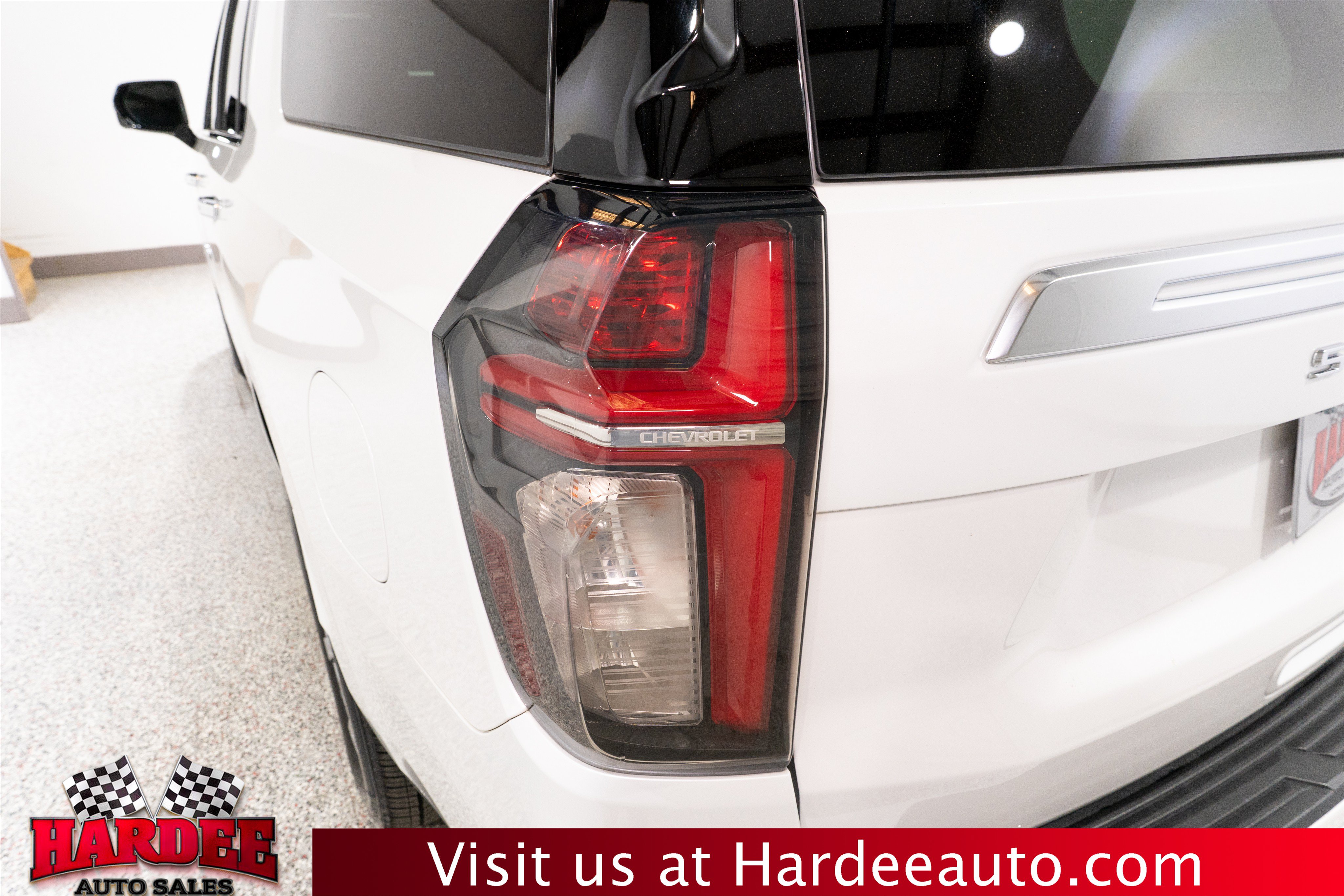 Used 2021 Chevrolet Suburban High Country w/ Premium Package AWD/4WD image 9