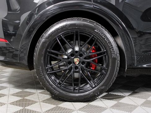 Used 2024 Porsche Cayenne S image 42