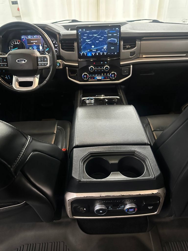 Used 2022 Ford Expedition XLT AWD/4WD image 23