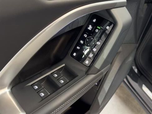 Certified 2025 Audi Q5 Premium Plus w/ Premium Plus AWD/4WD image 22