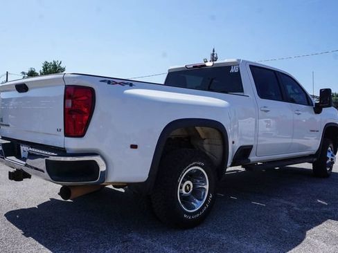 Used 2022 Chevrolet Silverado 3500 LT w/ Convenience Package AWD/4WD image 4